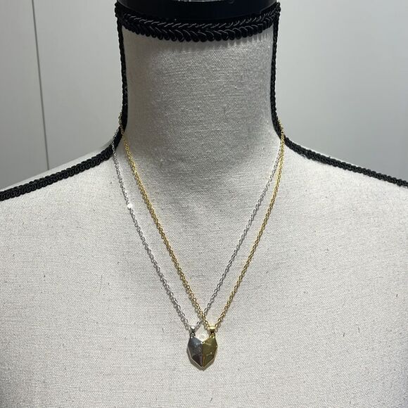 NWOT 2 1/2 Magnetic heart pendants with chains - Picture 2 of 4